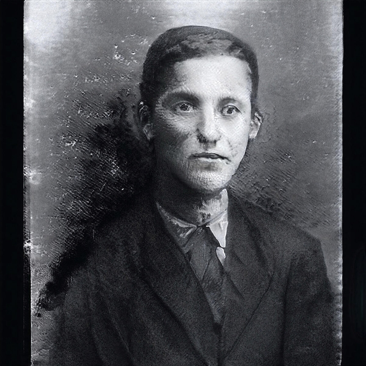 portrait 444fb0df1088 of the series Retained Reports