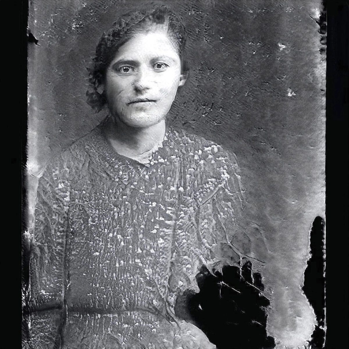 portrait 5addf9eb405e of the series Retained Reports
